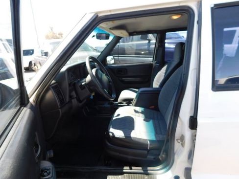 Used 2000 Jeep Cherokee SE image 10