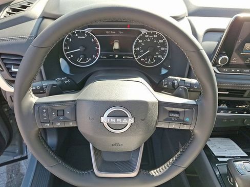 Used 2026 Nissan Rogue SV image 8