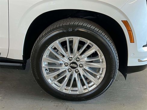 Certified 2025 Cadillac Escalade Premium Luxury image 12