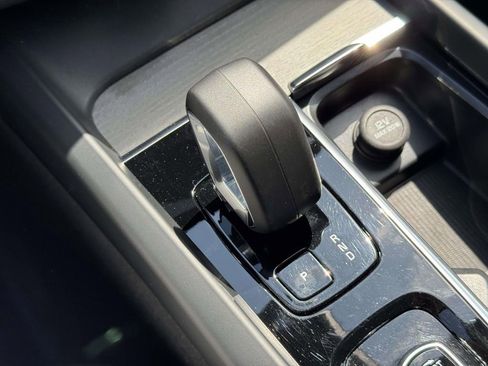 Certified 2025 Volvo XC60 B5 Plus AWD/4WD image 31