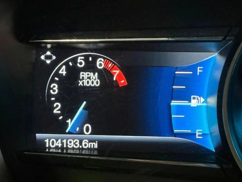 Used 2018 Ford Explorer XLT w/ Equipment Group 202A image 11