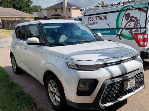 Used 2022 Kia Soul LX w/ Technology Package FWD image 16