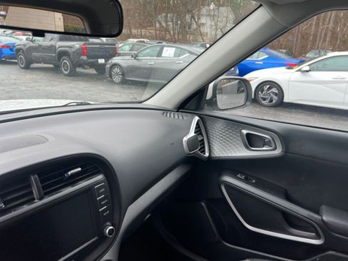 Used 2025 Kia Soul LX w/ Option Group 015 image 29