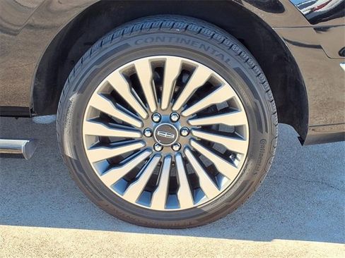 Used 2019 Lincoln Navigator Reserve image 22