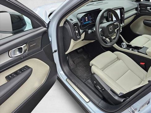 Used 2026 Volvo XC40 B5 Ultra w/ Climate Package image 14