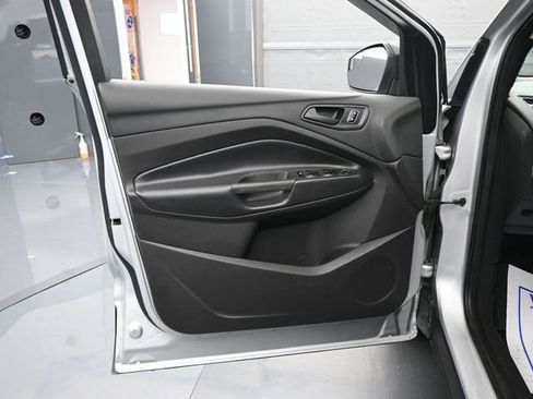 Used 2019 Ford Escape S image 10