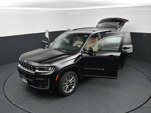 New 2027 Jeep Grand Cherokee Limited AWD/4WD image 26