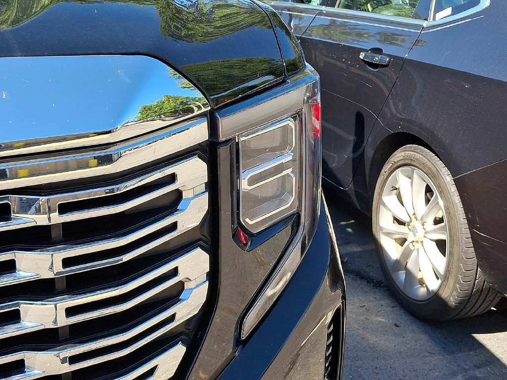 Used 2023 GMC Sierra 1500 Denali w/ Denali Reserve Package AWD/4WD image 3