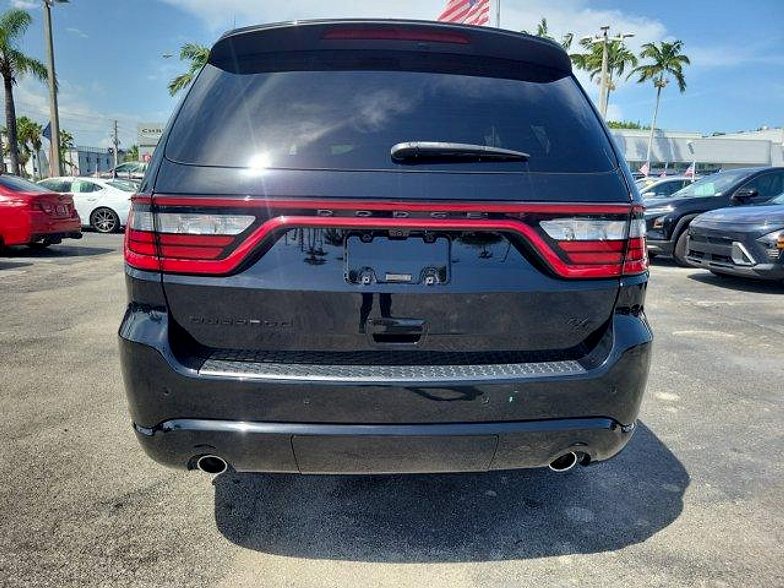Certified 2023 Dodge Durango R/T w/ Blacktop Package RWD image 6