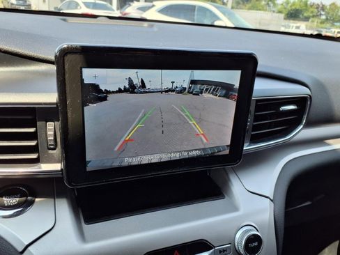 Certified 2022 Ford Explorer XLT w/ Equipment Group 202A image 19