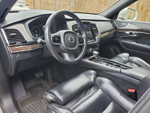 Used 2017 Volvo XC90 T6 Momentum w/ Vision Package AWD/4WD image 14