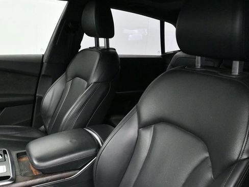 Used 2019 Audi Q8 Prestige AWD/4WD image 4
