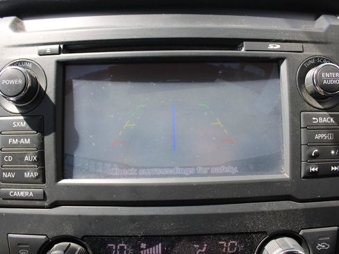 Used 2018 Nissan Titan SV w/ SV Convenience Package image 18