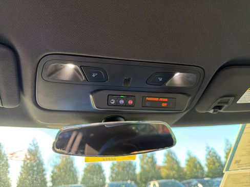 Used 2020 Chevrolet Camaro LT image 19