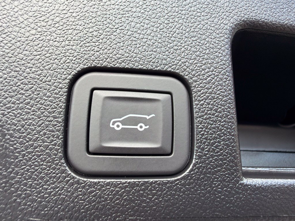 Used 2026 GMC Terrain Elevation w/ Elevation Premium Package AWD/4WD image 14