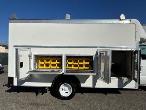 Used 2019 Ford E-450 and Econoline 450 Super Duty w/ Power Windows & Locks Group image 16