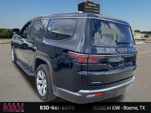 Used 2022 Jeep Wagoneer Series II AWD/4WD image 10