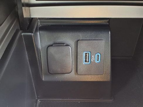 Used 2020 Ford Explorer Platinum w/ Premium Technology Package image 20