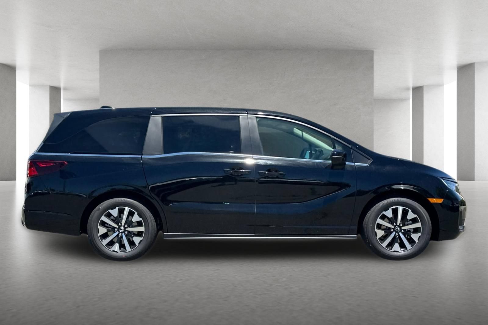 New 2026 Honda Odyssey EX-L image 3