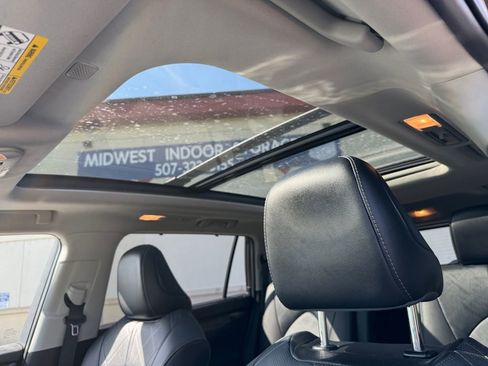 Certified 2020 Toyota Highlander Platinum AWD/4WD image 31