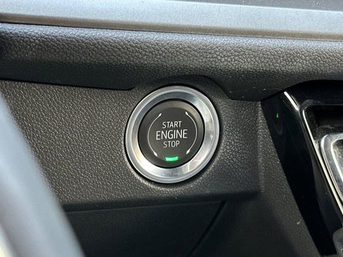 Used 2024 Chevrolet Traverse LT image 25