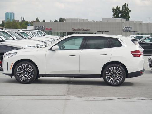 Used 2025 BMW X3 xDrive30i w/ Convenience Package image 4