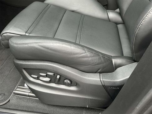 Used 2025 Porsche Cayenne Turbo image 6