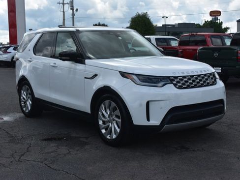 Used 2024 Land Rover Discovery S AWD/4WD image 3