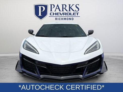 Used 2023 Chevrolet Corvette Z06 w/ Z07 Performance Package RWD image 2