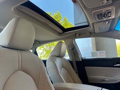 Used 2020 Toyota Avalon Limited w/ Advanced Safety Package FWD image 17