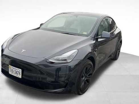 Used 2025 Tesla Model Y Long Range image 11