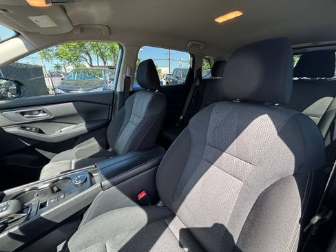 Used 2025 Nissan Rogue SV AWD/4WD image 37