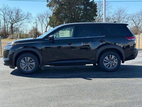 New 2026 Nissan Pathfinder S image 7