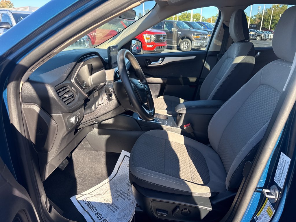 Used 2020 Ford Escape SE FWD image 18