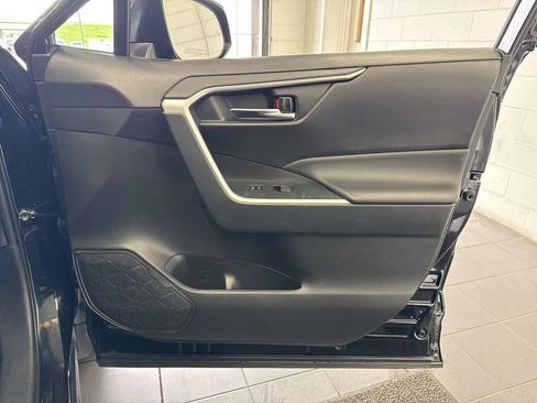 Used 2024 Toyota RAV4 XLE FWD image 29