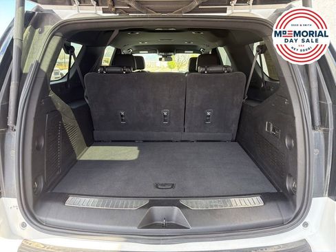 Used 2023 Chevrolet Suburban Premier AWD/4WD image 27