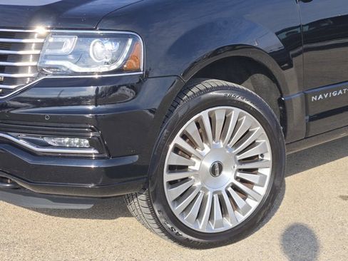 Used 2017 Lincoln Navigator L Select image 3