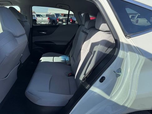 Used 2022 Toyota Venza LE image 21