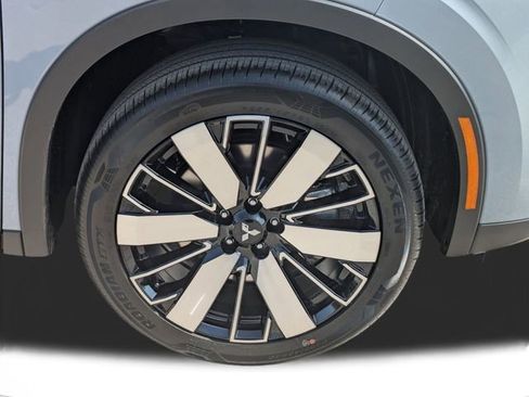 New 2026 Mitsubishi Outlander SE image 11