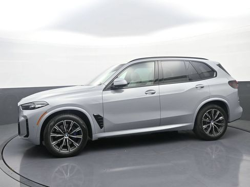 Used 2024 BMW X5 xDrive40i w/ M Sport Package AWD/4WD image 4