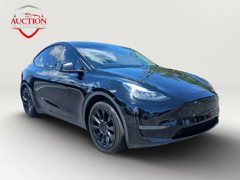 Used 2020 Tesla Model Y Long Range AWD/4WD image 3