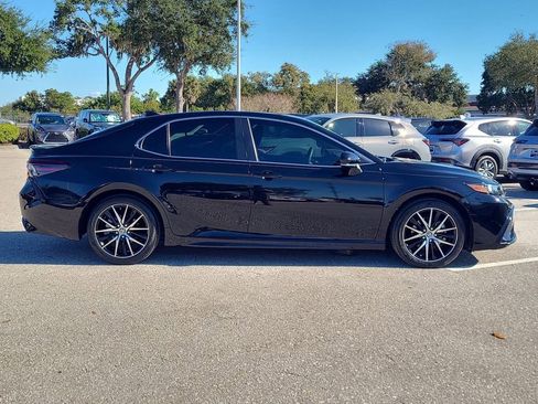 Used 2024 Toyota Camry SE image 10