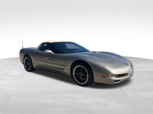 Used 1998 Chevrolet Corvette Convertible w/ Performance Handling Pkg image 7