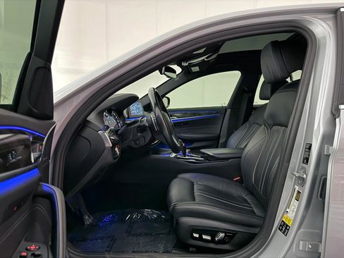 Used 2019 BMW 530i xDrive image 18