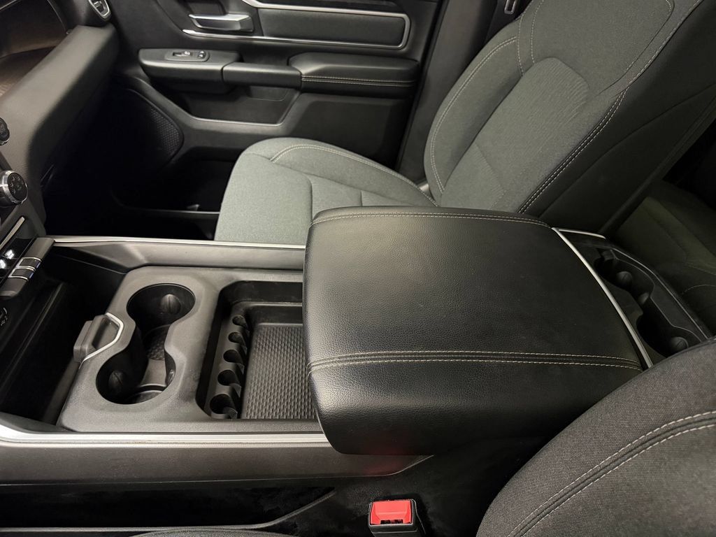 Used 2022 RAM 1500 Big Horn AWD/4WD image 29