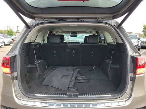 Used 2016 Kia Sorento SX image 8