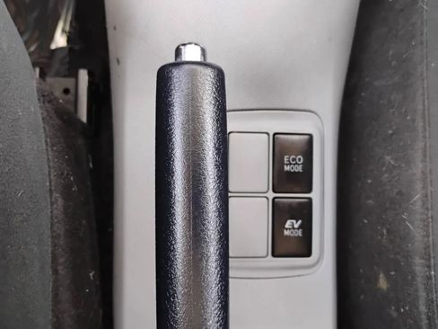 Used 2014 Toyota Prius C Three image 21