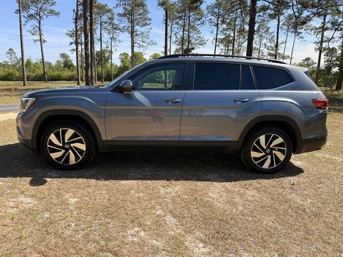 Used 2024 Volkswagen Atlas SE AWD/4WD image 2