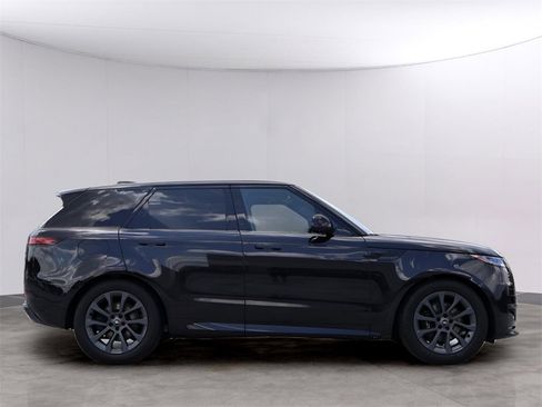 Used 2024 Land Rover Range Rover Sport Dynamic SE image 4