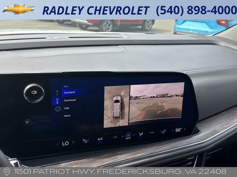 Certified 2025 Chevrolet Suburban LT image 9